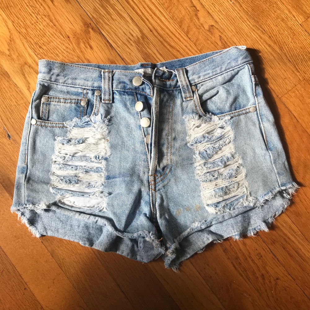 Light Wash Distressed High Waisted Cutoffs
